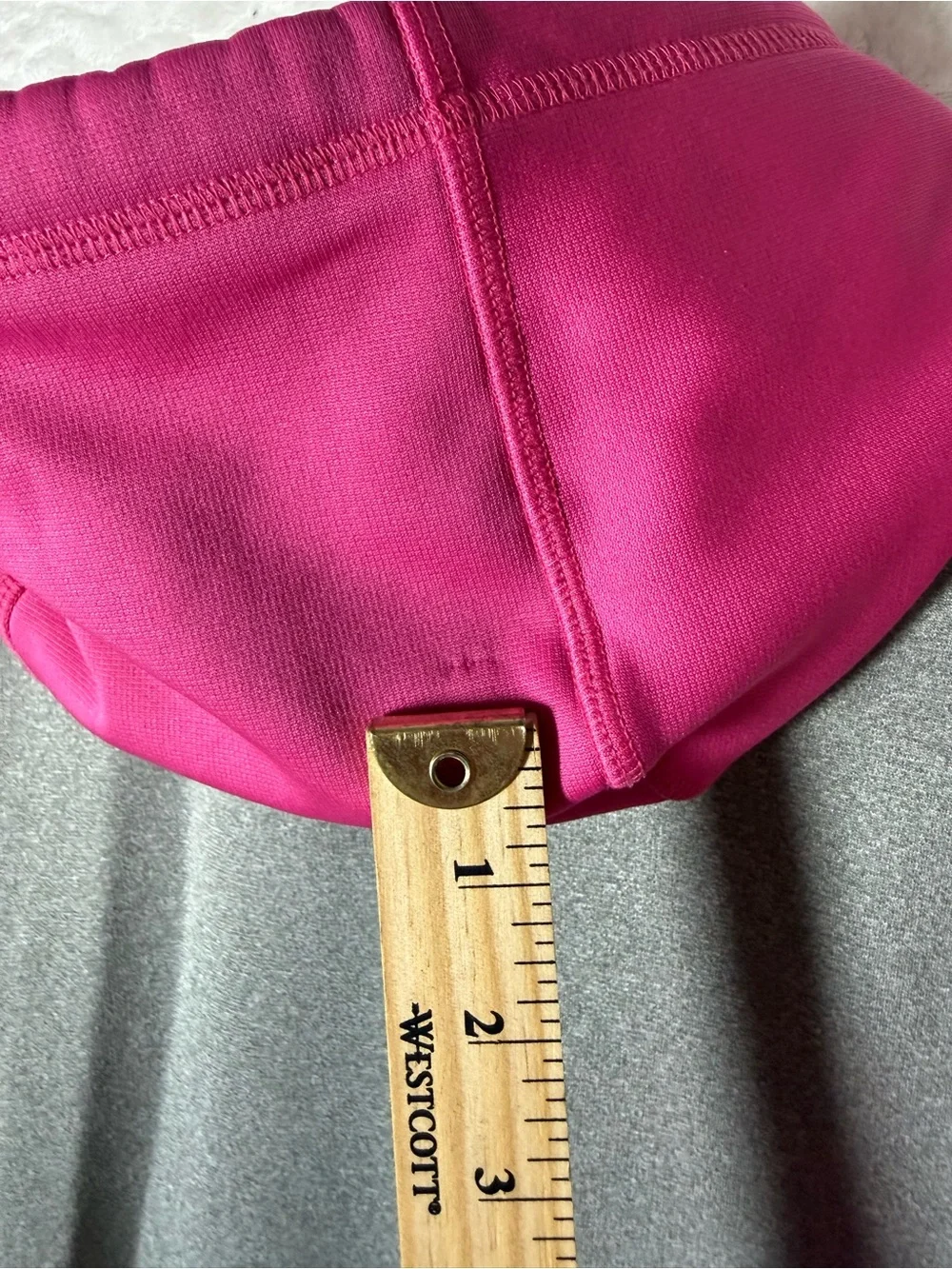 Nike Gray Body Fuchsia Pink Sleeve Hoodie. Be seen in this one 🤩😎